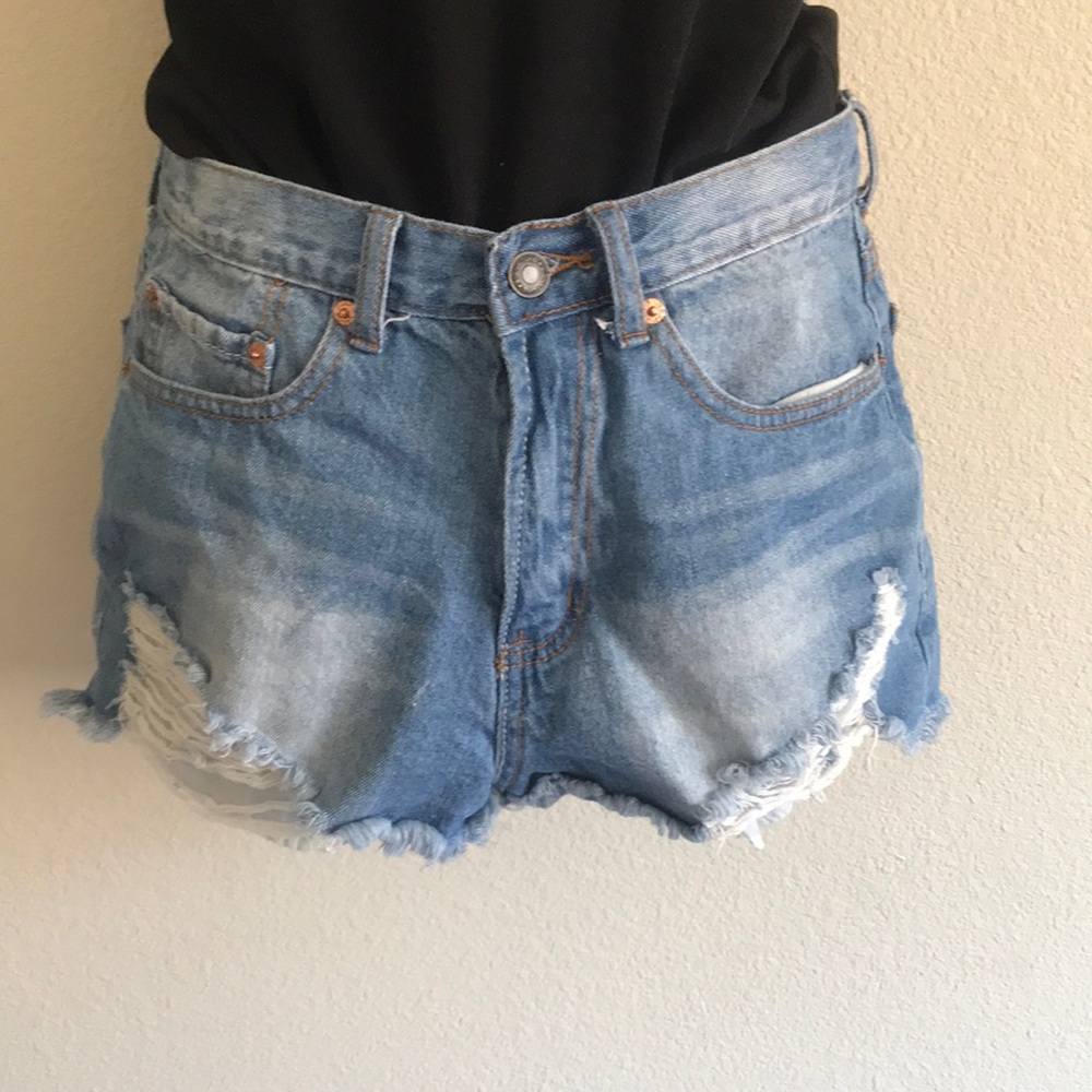 Signature 8 Distressed Shorts